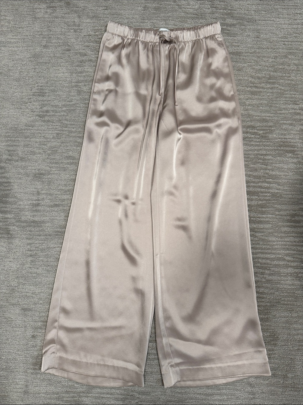 Aritzia NWOT The Lodge Pant Satin Marcona Beige Size Small - Picture 10 of 15